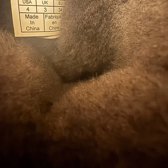 NIB Ugg Bailey button boots - Picture 5 of 6